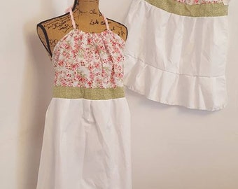 Mommy and Me Mother Daughter Apron Set, Handmade Ruffled Full Apron Set, Floral Print Patchwork Kitchen Aprons Grandmother Mother Daughter