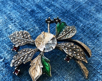 Vintage Silver Tone Avon Brooch with Missing Stone, Signed, Avon Pin, Avon Brooch, Silver Brooch, Avon