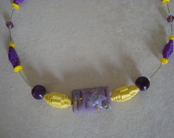 Necklace made of corrugated cardboard, purple and yellow