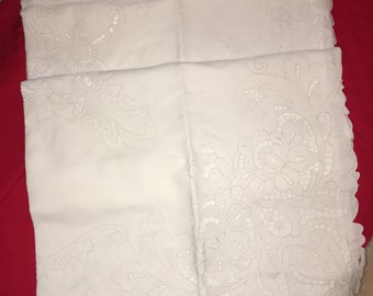 Hand embroidered linen bedspread notch