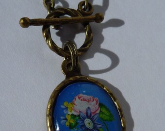 Vintage Look Flower Necklace
