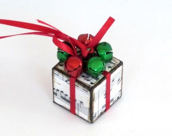 Sheet Music Christmas Tree Ornament with Jingle Bells Red and Green Small Christmas Present Package Decoration