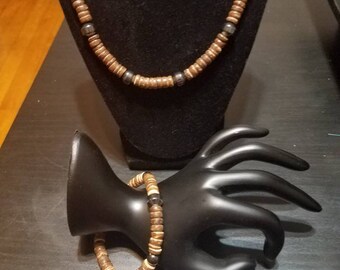 men's coconut shell necklace set.