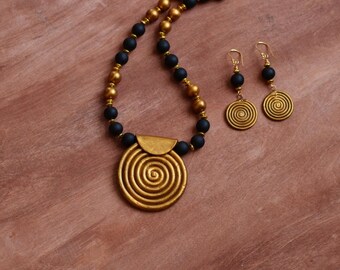 Indian jewelry - Polymer clay jewelry - Unique gifts - Ethnic terracotta jewelry - Bollywood jewelry - Black gold statement necklace set