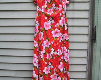 Vintage Hawaiian floral maxi length Caftan ala 1970s beautiful