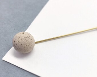 STUDY n.19 // Speckled stoneware ball pin // Minimal brooch