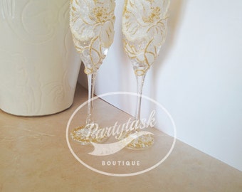 Wedding toasting glasses, Champagne glasses,Champagne flutes,Vintage, Lace,Anniversary Glasses,Toasting flutes