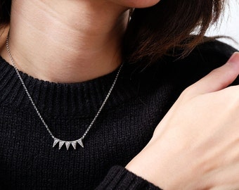 five triangle necklace, geometric necklace, dainty necklace, geometric jewelry, everyday necklace, triangle jewelry, triangle pendant