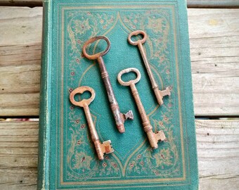 Antique Skeleton Keys ~ Rustic Keys ~ Set of 4 Collectible Keys