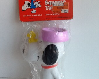 snoopy squeaky dog toy