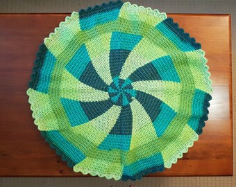 Green Pinwheel Round Lap Blanket / Baby Blanket
