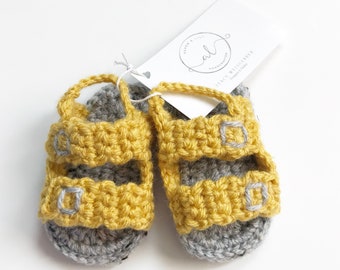 Crochet baby sandals, baby shoes, baby booties. FREE SHIPPING