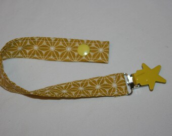Fabric pacifier clip