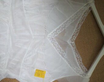 Vintage New with Tags White Ladies Night Gown
