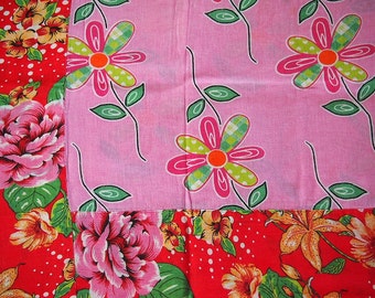 Floral Chita Tablecloth in Pink and Red