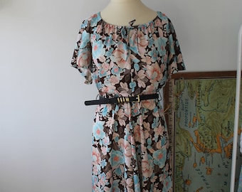 Vintage floral summer dress
