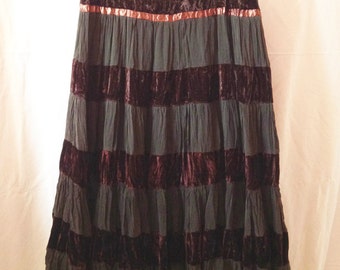 Skirt / petticoat vintage, gray-deep purple and Brown-dregs of wine, T 42 / 44.