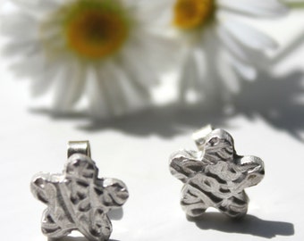 Silver flower studs, silver flower post studs, silver studs, silver earrings studs, tiny flower stud earrings