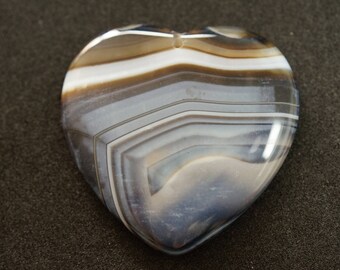 GEMSTONE fome grey agate heart PENDANT