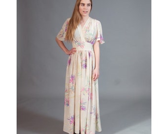 SALE Vintage ladies summer dress