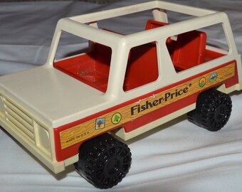Vintage FISHER PRICE Family Car #992 1979 Toy Camper Little People Retro