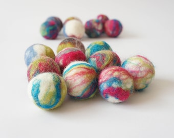 Cat toy. Felted wool ball. 30 pieces. Handmade from ecological wool. Made by kivikis. Free shipping.
