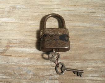 Vintage Working Padlock - Old Padlock (N-87)