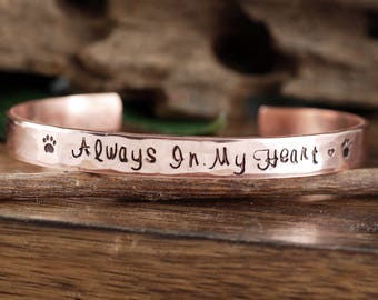 Personalized Pet Memorial Bracelet, Always in my Heart Bracelet, Personalized Dog Paw Cuff Bracelet, Sympathy Gift for Pet, Memorial Jewelry