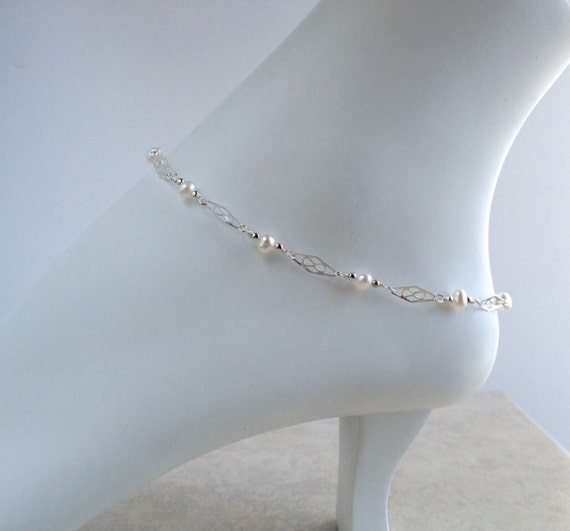 Items similar to Dainty Ankle Bracelet - Silver Anklet - Silver Wedding ...