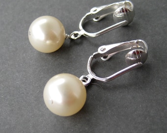 Ivory Pearl Clip-on Earrings, Silver Ear Clips, Classic Clipons, Simple Round Pearl Dangle Earrings for Non Pierced Ears, Round Pearl Cream