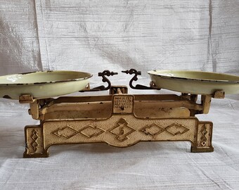 Antique Scale, Antique Market Scale, Brass Pans, Antique Cast Iron Scale, Antique Kitchen Scale, Grocery Scale, Shabby Chic Kitchen Décor