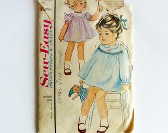 Advance Sew-Easy 3280 Toddlers Smocked Dress 1960's