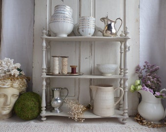 French vintage painted wood wall shelf. Display shelf. Kitchen wall shelf. French bowls. Jeanne d'Arc style. Rustic french Nordic shelf