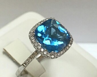 Beautiful 14K White Gold And Blue Topaz Diamond Ring! Size 9 3/4