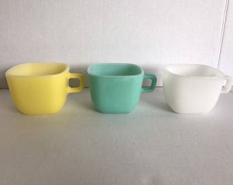 Vintage Set Of 3 Glasbake Glassbake Lipton Square Mugs Yellow, Aqua, White