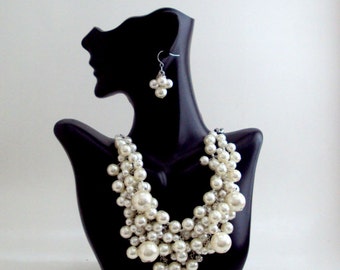 Pearl Necklace, Bib Necklace, Cluster Pearl Necklace, Bridal Jewelry, Pearl Jewelry, White Pearl Necklace, Wedding Necklace.Gift for her