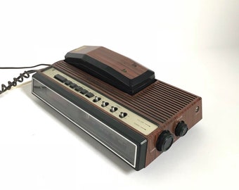 am/fm CLOCK radio PHONE 80s 90s vintage dual function landline phone in excellent condition.