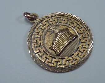 8K (Marked 14k) Yellow Gold "Greek Parthenon" Pendant