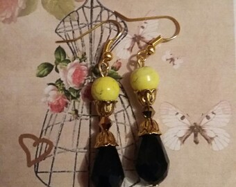 Chic and fashion dangle earrings pearls noir.anis.dore