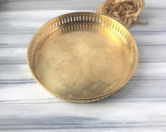 Round Brass Serving Tray with Diecut Edge / Brass Tray / Vanity Tray / Brass Vanity Tray / Vintage Brass Tray / Serving Tray / Perfume Tray