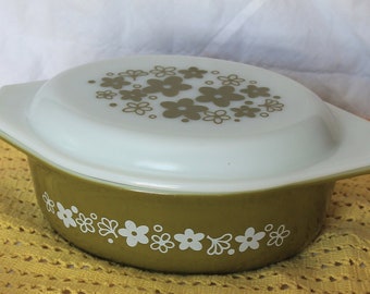 Gorgeous Vintage 043 Spring Blossom 1 1/2 Quart Casserole and Lid by Pyrex
