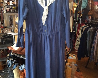 Vintage 80’s Slate Blue Corduroy Dress with Cream Lace Colar Women’s Size 16