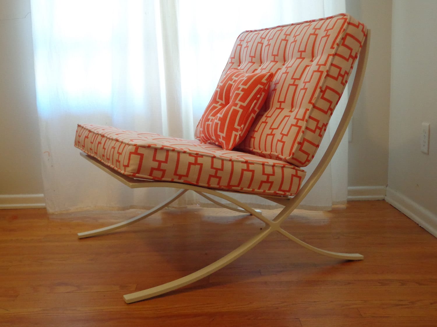 title | Barcelona Style Chair
title | Barcelona Style Chair