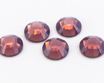 Swarovski 2028 Cyclamen Opal Flatback Rhinestone (16ss, 20ss)
