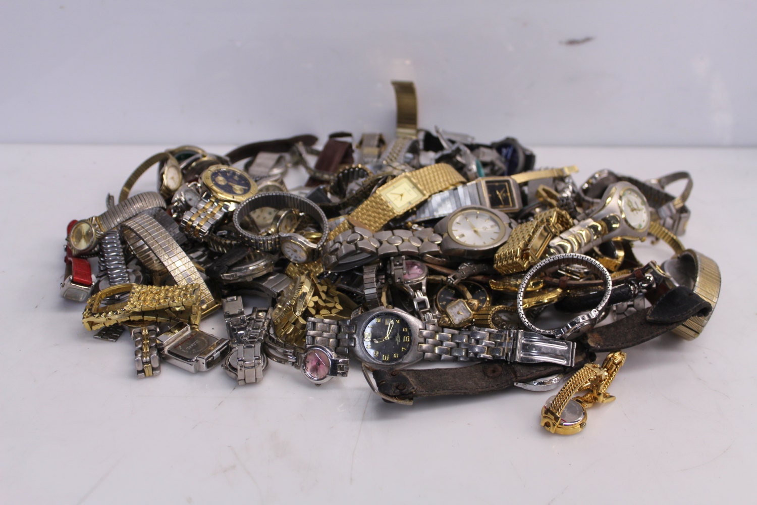 8 lb Lot Of Watches, Watchbands, Watch Parts For Jewelry Making