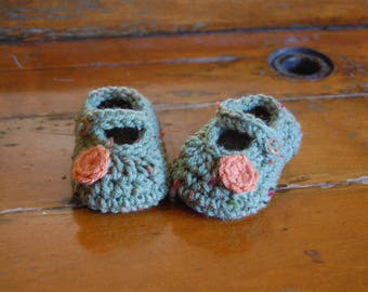 Crochet baby Mary Janes