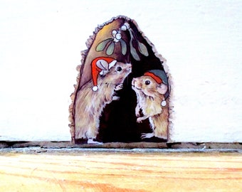 Christmas mouse decal, festive home decor, Christmas decor, mouse wall sticker, mouse hole decal, Christmouse, cute decal, winter wall decor