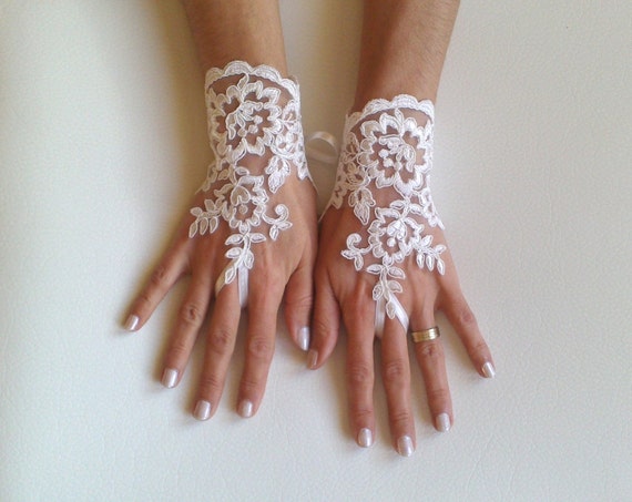 Bridal Gloves, Wedding Gloves, Ivory Lace gloves, Fingerless Gloves, wedding, cuffs, wedding cuffs, bride, bridal gloves, Bridal cuffs 240