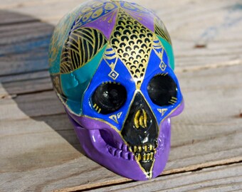 Golden Secret, Painted Skull, Handpainted Skull, Golden Gift, Handmade, Handpainted, Home decor, Golden Skull, Mexican Skull, Golden color
