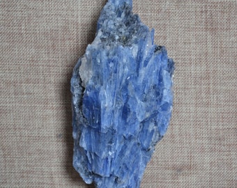 Rare Natural Raw Blue Kyanite Quartz Mineral specimen/Rough Kyanite Stone/Rarity Large Raw Kyanite Quartz/Kyanite Gem-94*44*27mm 134g